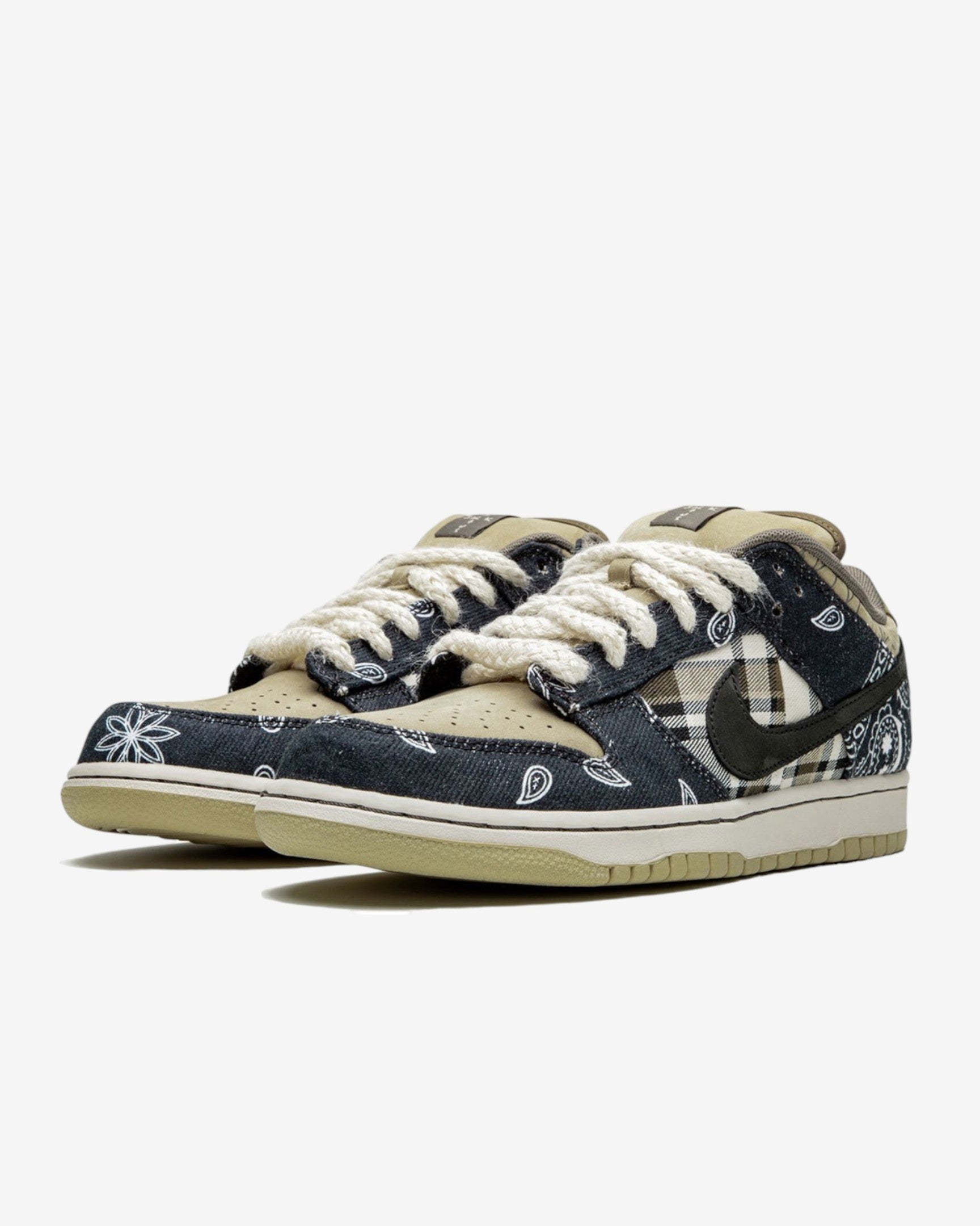 Nike Dunk Low x Travis Scott
